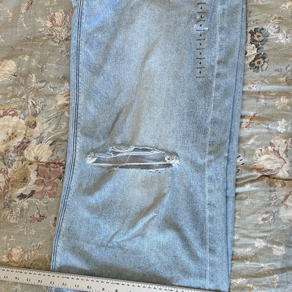 NWT American Eagle Outfitters Women's High Rise Light Denim Jeans - Picture 5 of 8